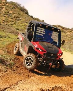 2017.cub-cadet.challenger550.red.front.riding.on-dirt.jpg