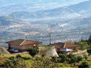 location.2016.costa-rica.housing.by-overlook.jpg