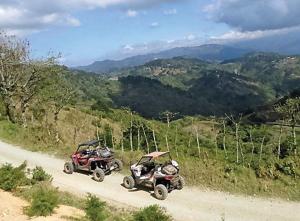 location.2016.costa-rica.side-x-side.riding.on-dirt-road.jpg