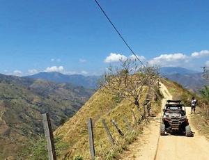 location.2016.costa-rica.side-x-side.riding.on-trail.jpg